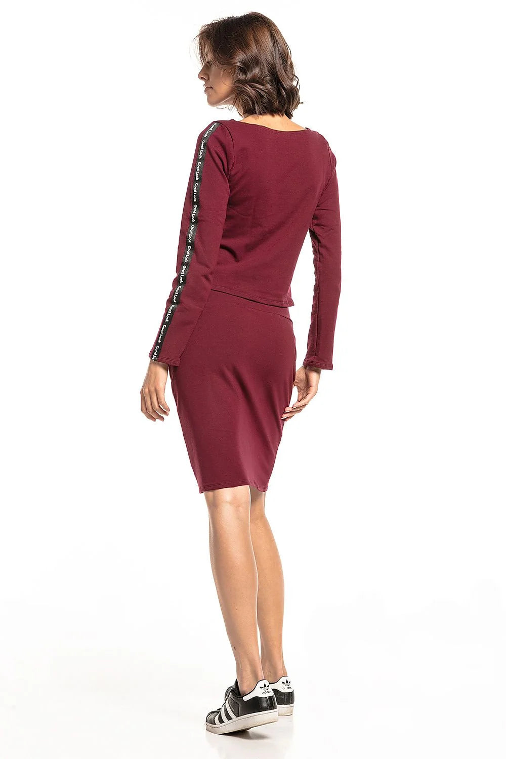 Robe mi-longue bordeaux coton moderne élégante coupe ajustée manches longues mode féminine urbaine
