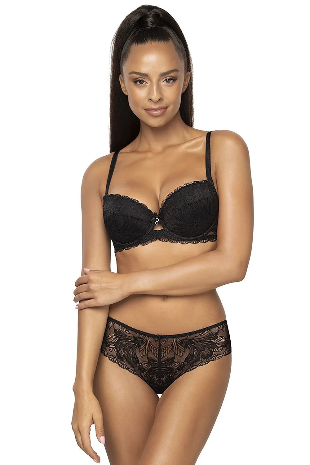 Culotte de lingerie féminine en dentelle noire floral, style moderne et élégant, coupe ajustée, taille moyenne, finitions délicates, idéale pour les occasions spéciales ou le quotidien