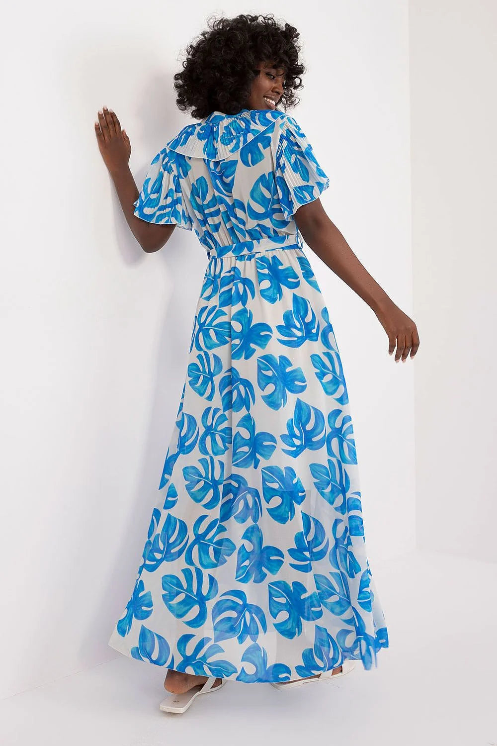 Robe de jour longue Italy Moda coupe évasée col V volants ceinture motif feuilles bleues polyester viscose femme