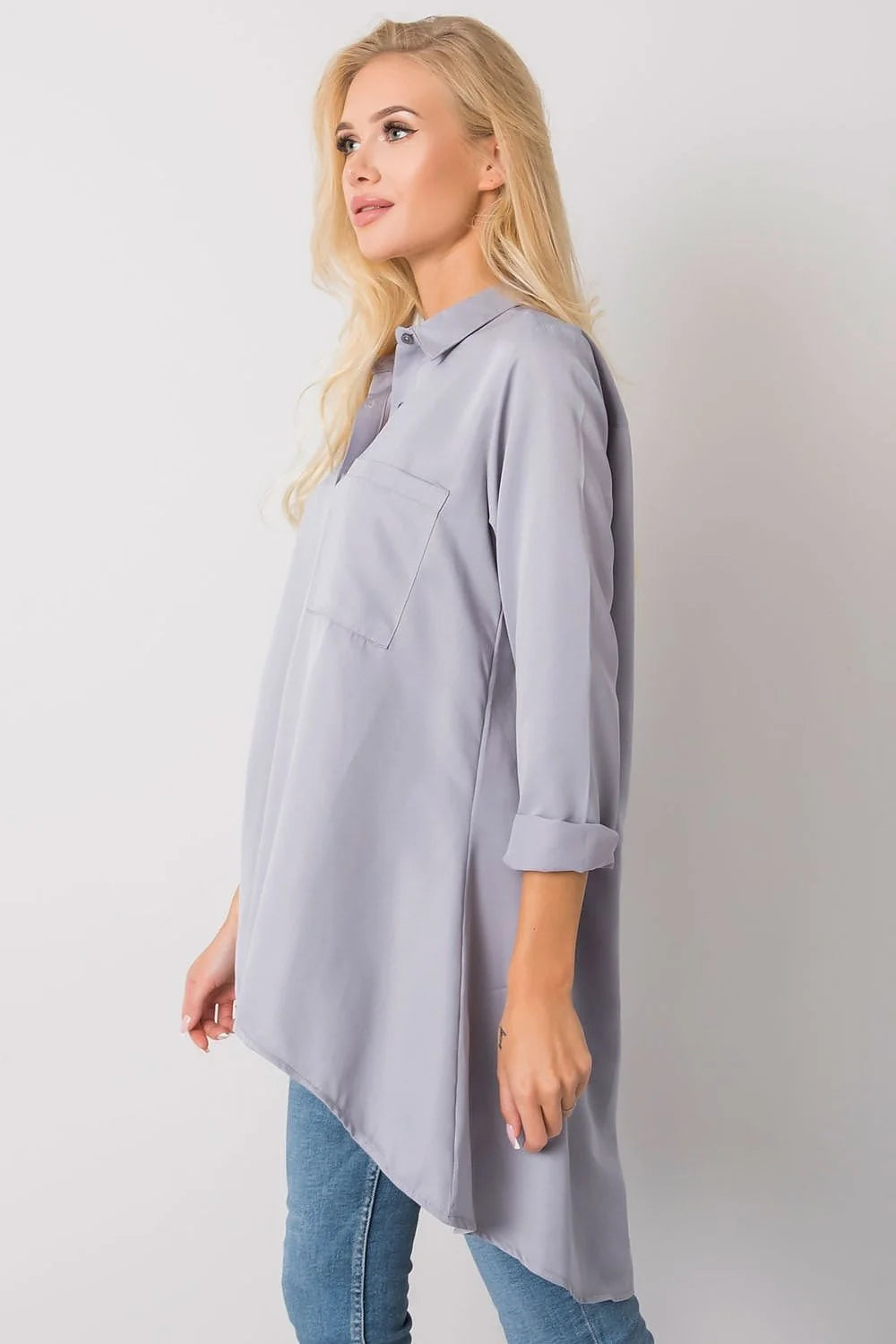 chemise femme manches longues coupe ample tissu doux fluide col classique poche poitrine ourlet asymétrique gris lavande évasée boutonnage respirante