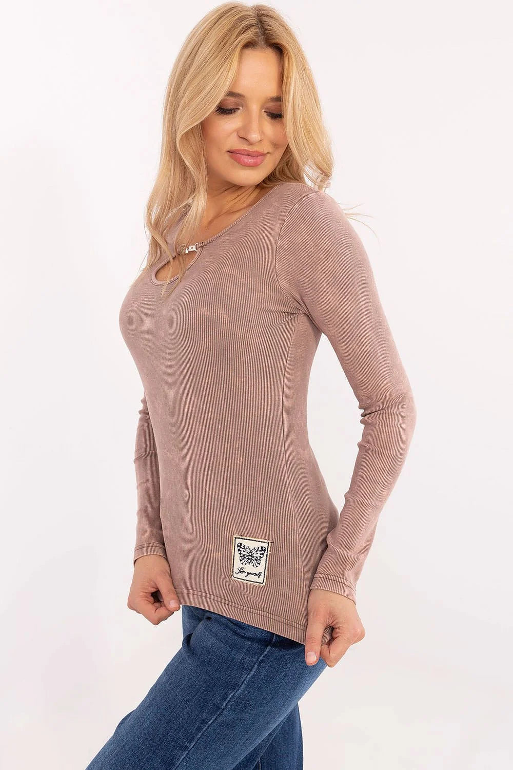 Blouse femme manches longues chemisier taupe style casual modern côtelé neckline ronde closure métal argenté
