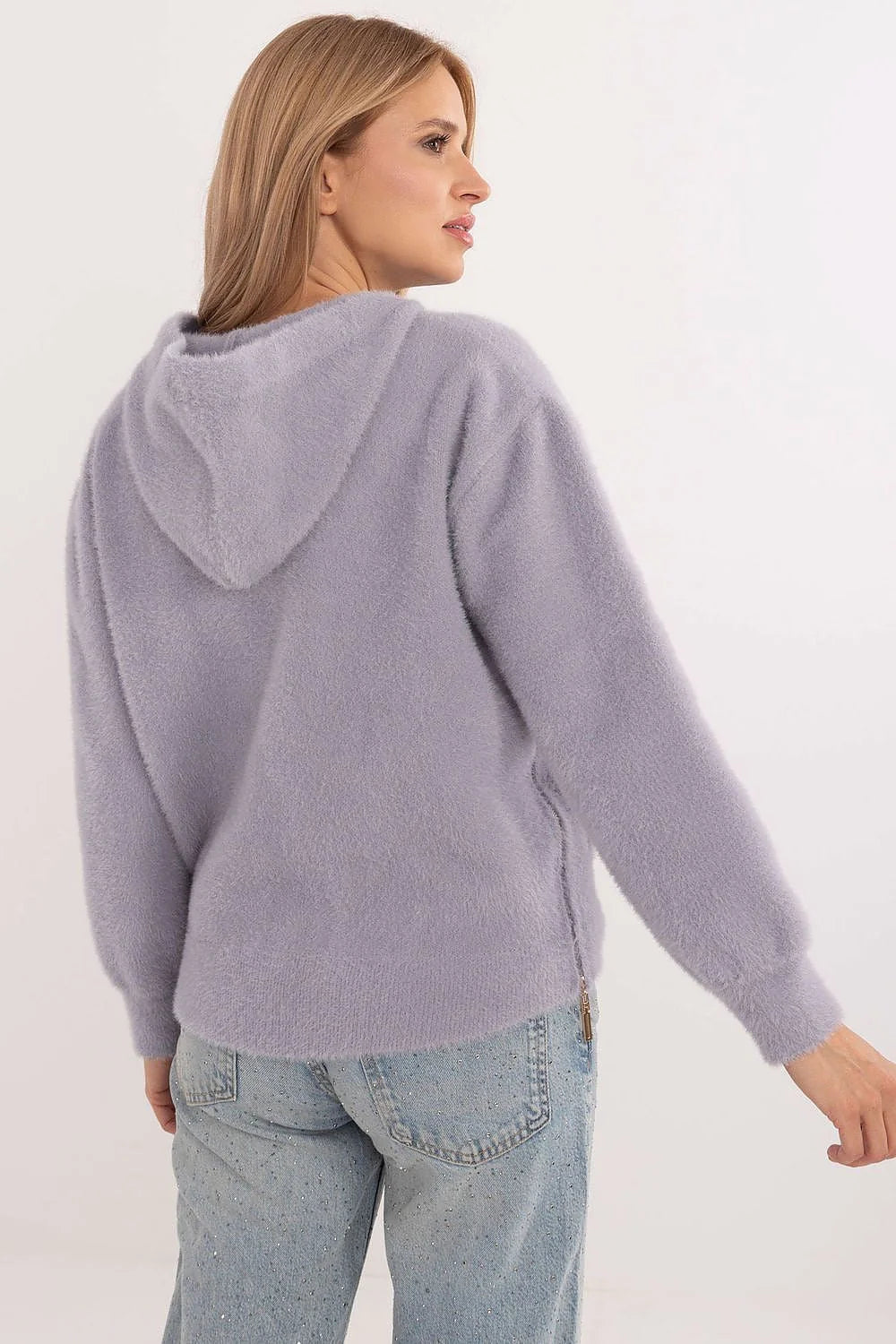veste femme maille polyester pelucheuse lavande capuche zippée coupe décontractée ample longueur hanches poches plaquées boutons dorés manches poignets côtelés