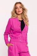 Veste bomber moderne pour femme en tissu coton vibrant rose fuchsia, manches élastiquées, boutons-pression métalliques, coupe ajustée, col côtelé, sans doublure, pantalon high-waisted assorti, look casual ou semi-formel