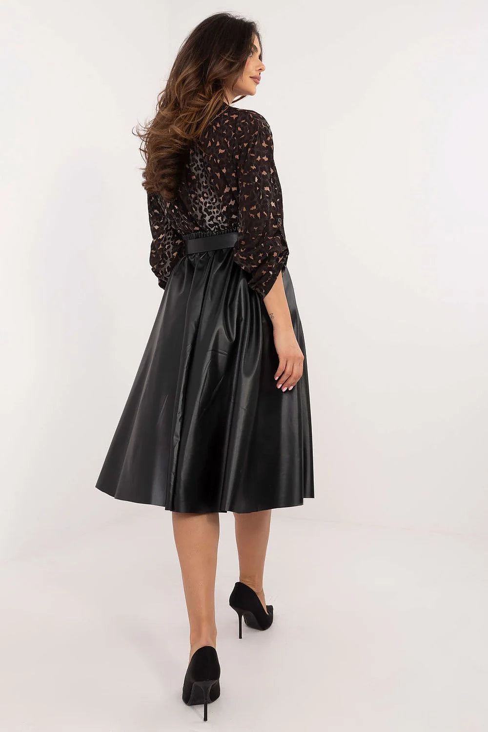 Jupe Italy Moda en cuir synthétique, style évasé, taille haute, motif animal, escarpins noirs, occasionnels, femmes