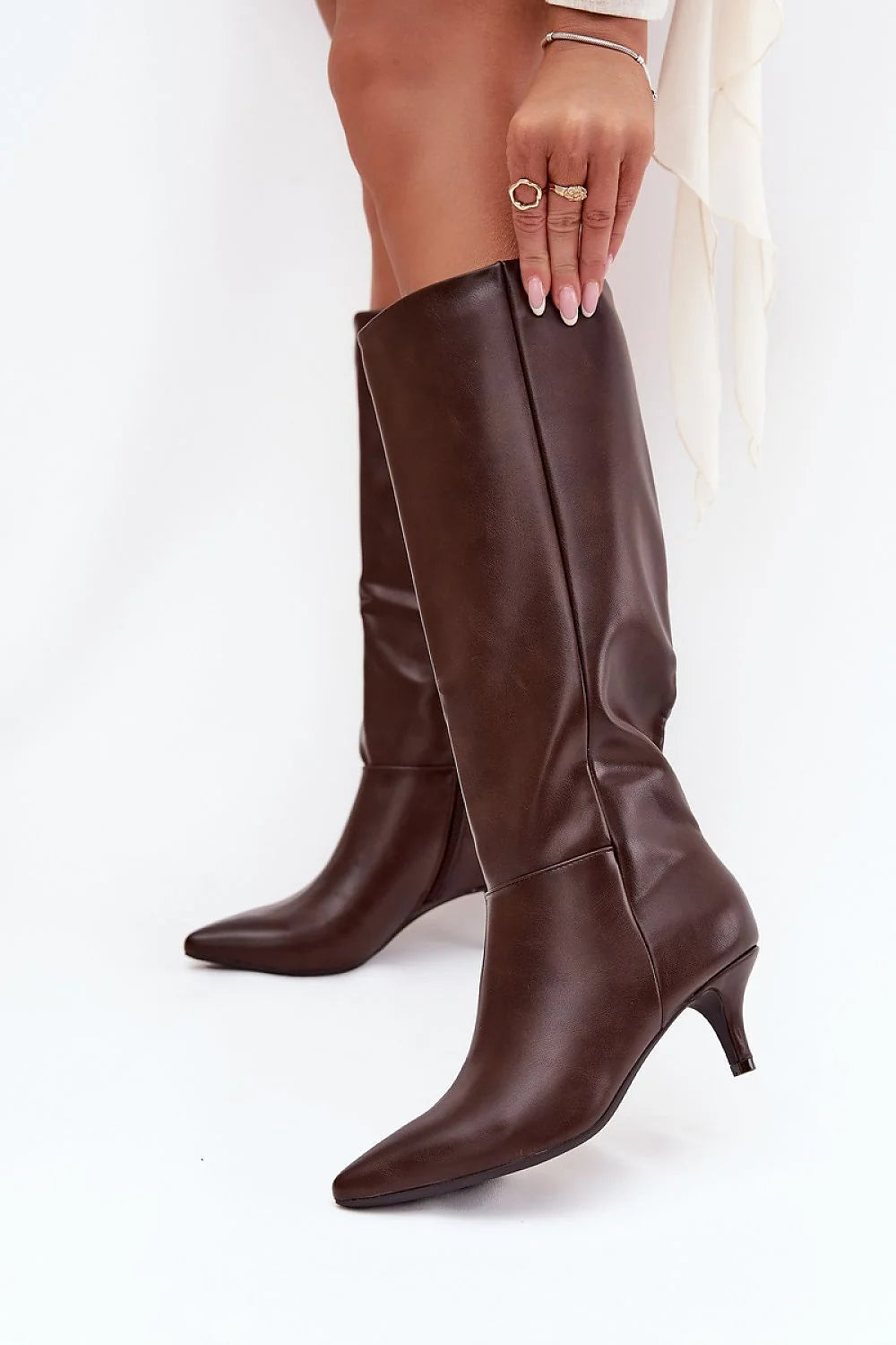 bottes femme hautes marron cuir ecologique lisse tige montante genou bout pointu talon kitten bas doublure fourrure confortable