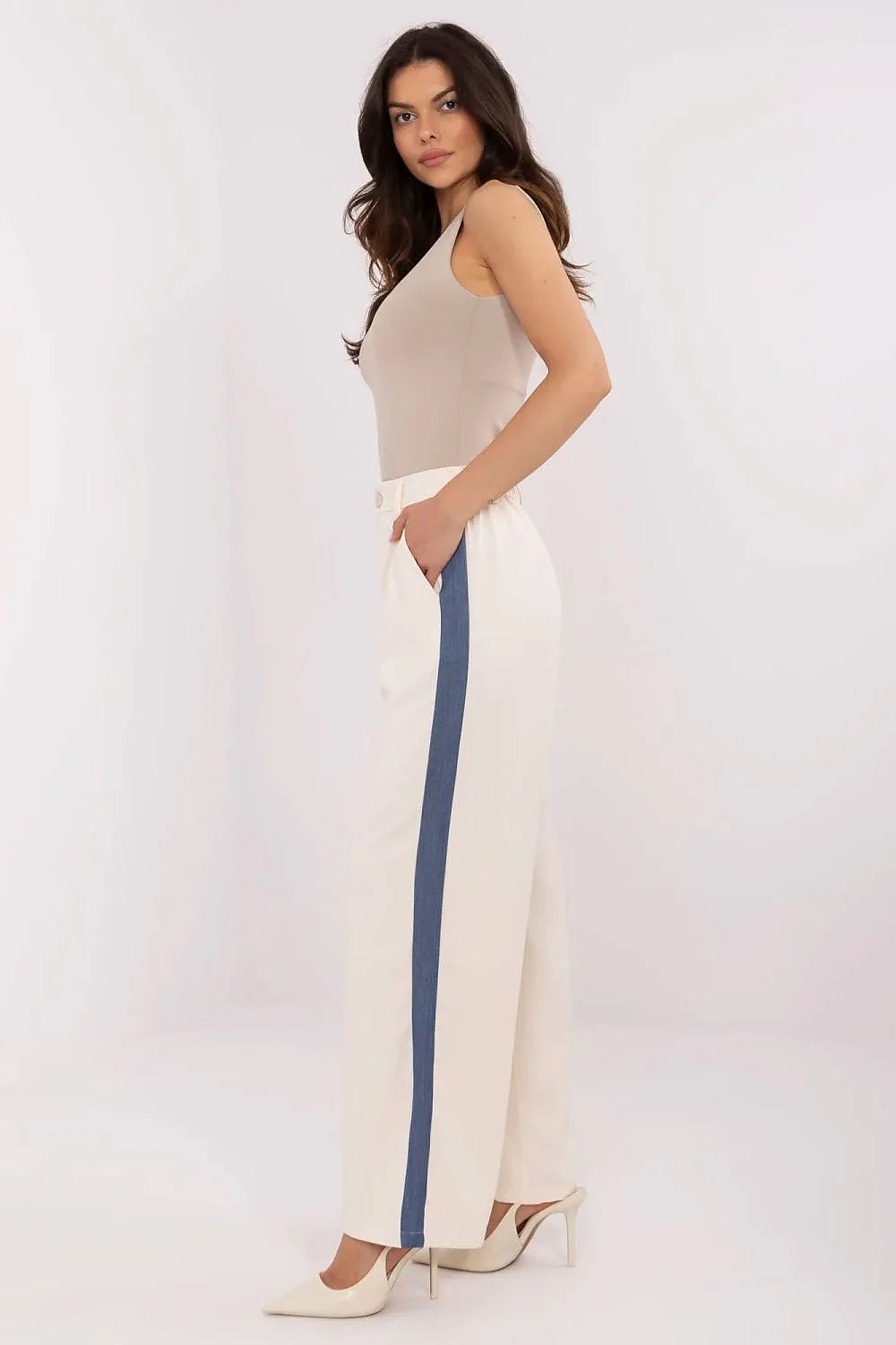 Pantalon femme NM large taille haute bandes latérales contrastantes beige blanc cassé polyester élasthanne confort design moderne