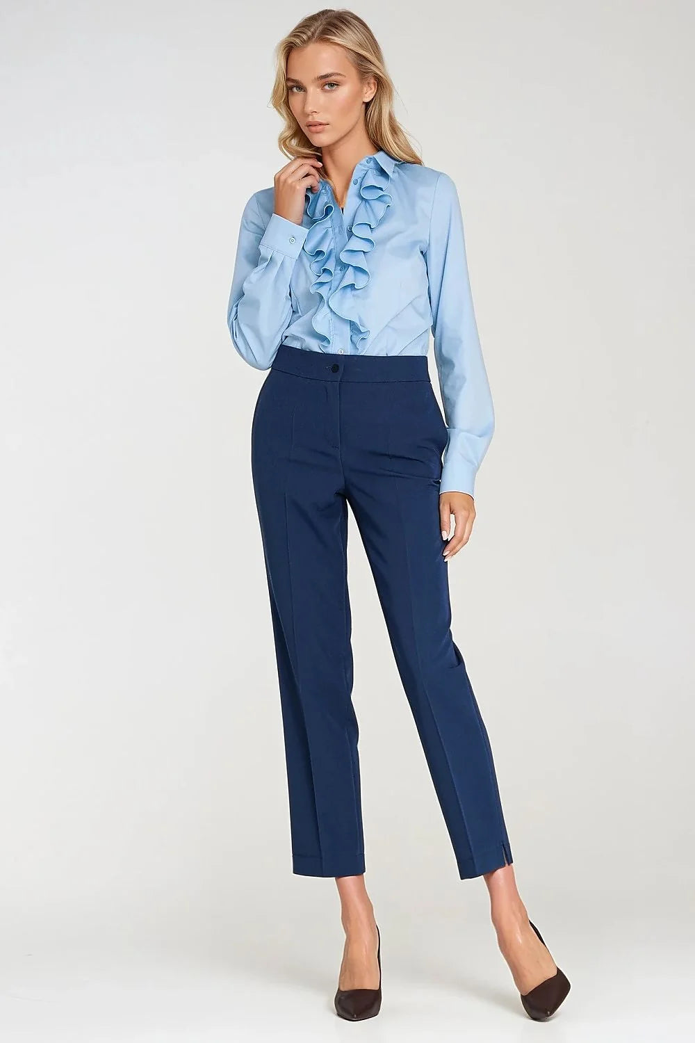 chemise femme bleu ciel manches longues col classique boutonnée jabot volants cascade cintrée popeline poignets boutonnés chic élégante