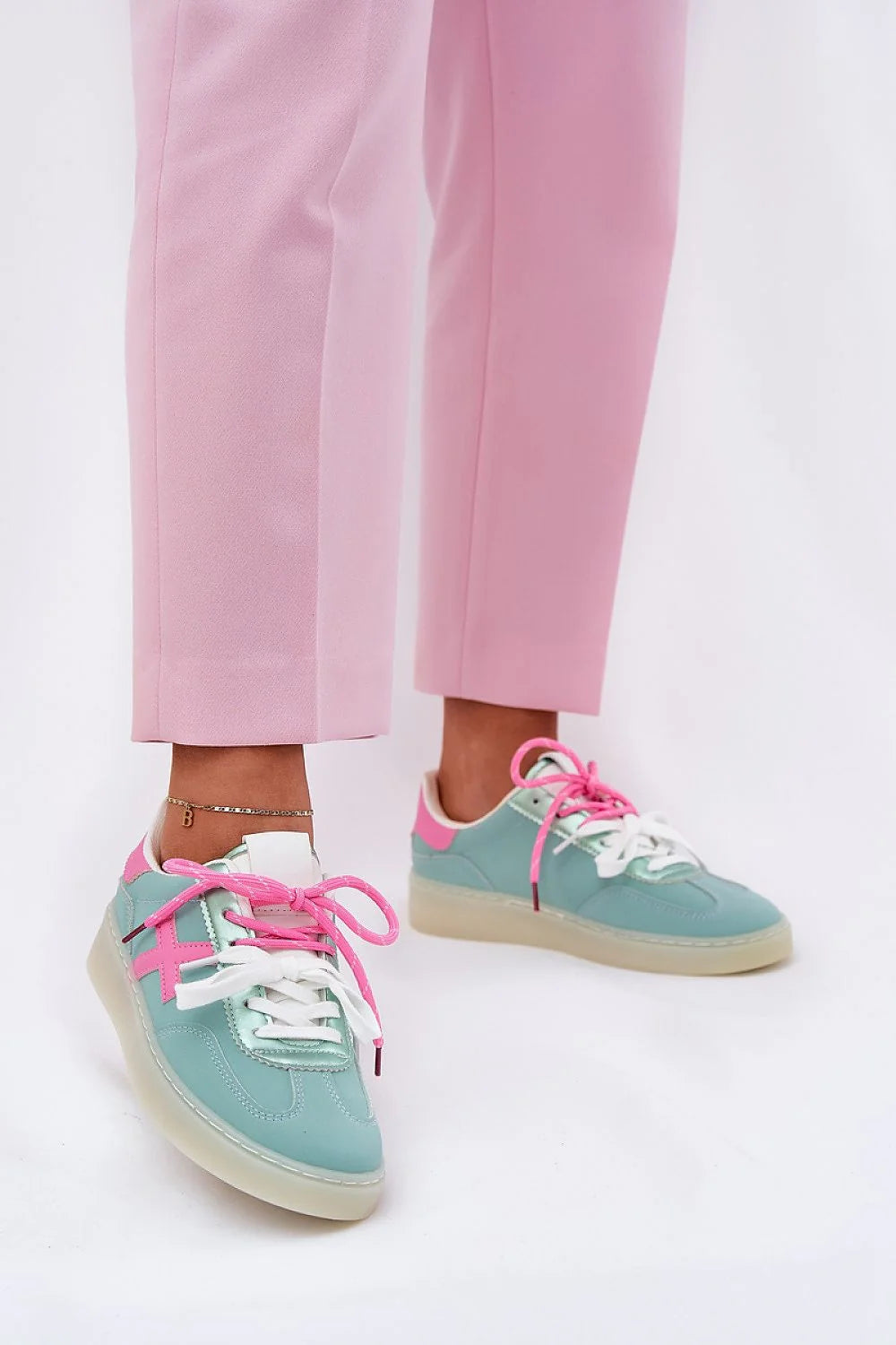 Chaussures de sport Step in style pour femme style sportif design moderne couleur vert pastel et rose vif semelle confortable cuir éco-responsable