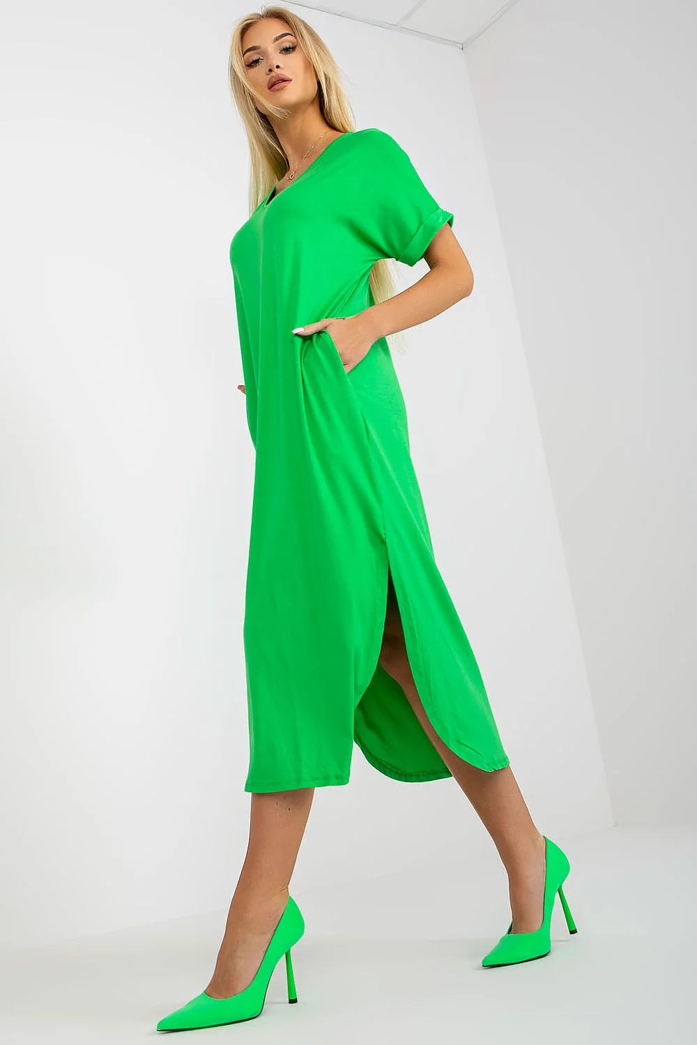 Robe de jour moderne Och Bella manches courtes poches latérales ourlet arrondi fentes coton élasthanne femme