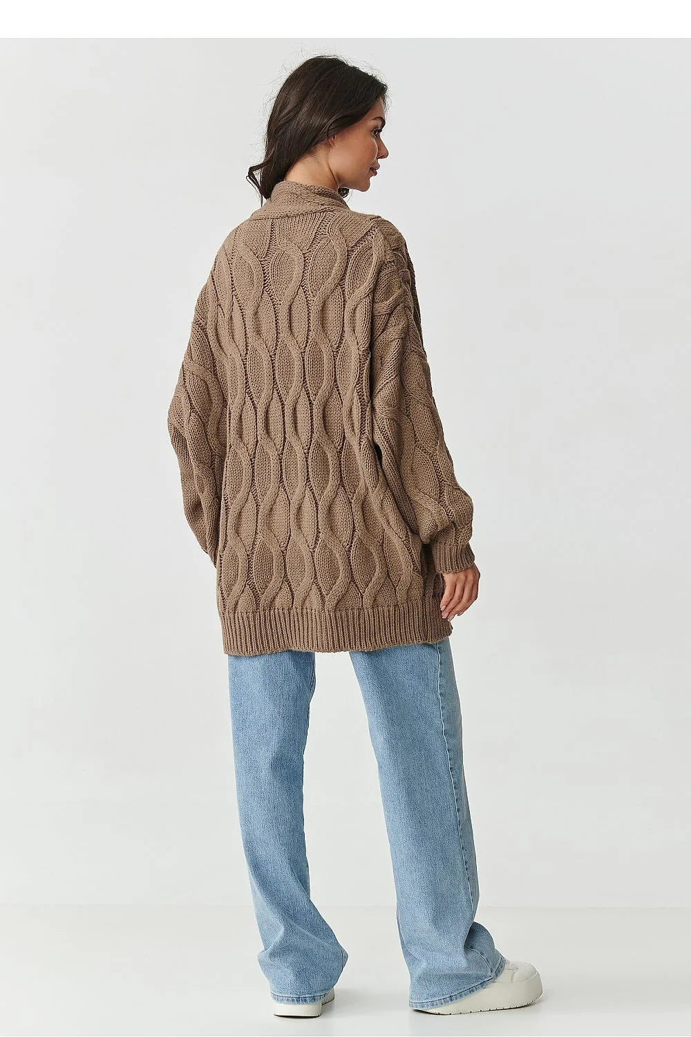 cardigan oversize long maille torsadée épaisse cocooning chaud confortable col châle ouvert manches bouffantes poignets côtelés taupe