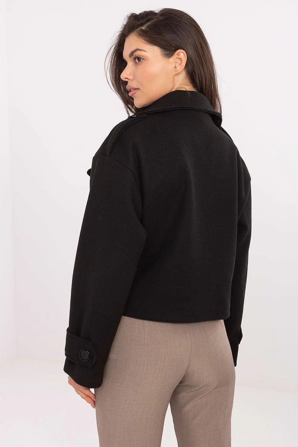 trench court femme noir polyester structuré double boutonnage revers larges épaulettes manches longues poches rabats arrondies