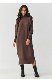 robe pull midi oversize col roulé manches longues maille épaisse côtelée ourlet fentes latérales marron chocolat confortable