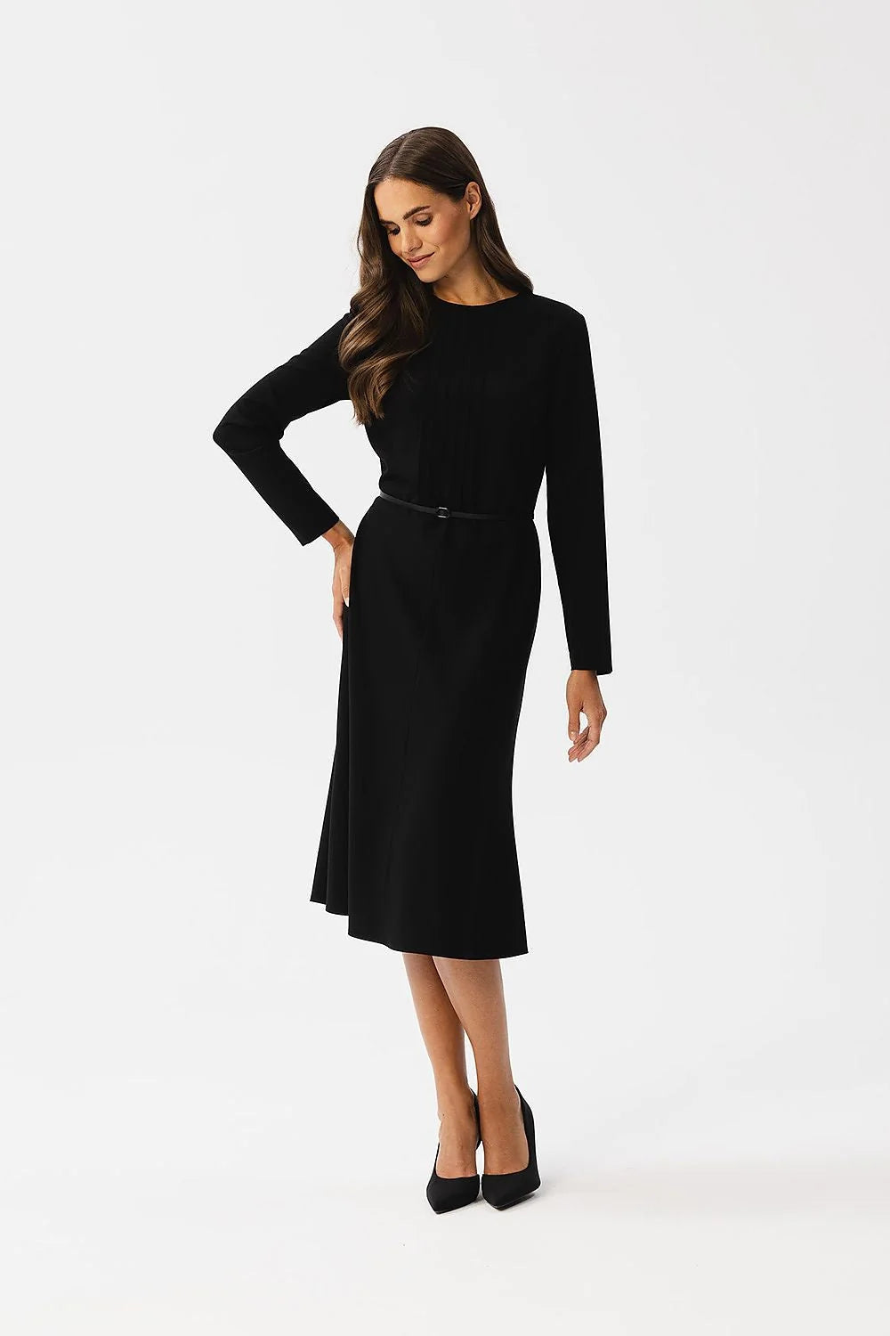 Robe de jour élégante noire longueur midi manches longues taille ajustée ceinture en simili-cuir femme