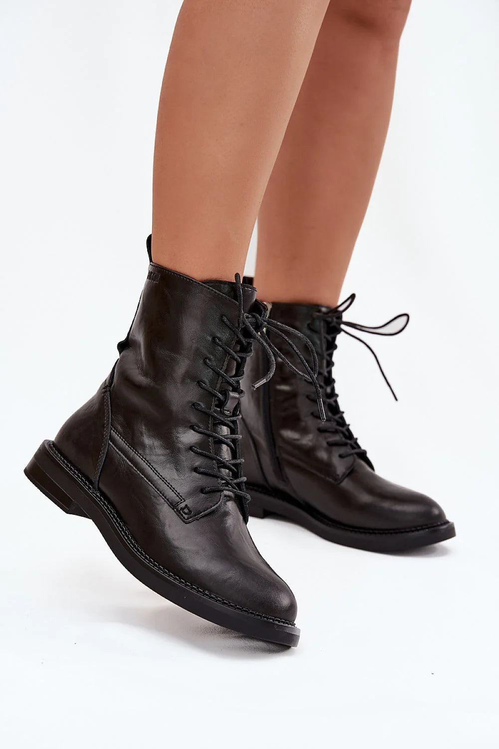 bottines femme cuir naturel noir lisse montantes lacets fermeture eclair interieur bout arrondi surpiqûres semelle caoutchouc antidérapante talon bas confortable