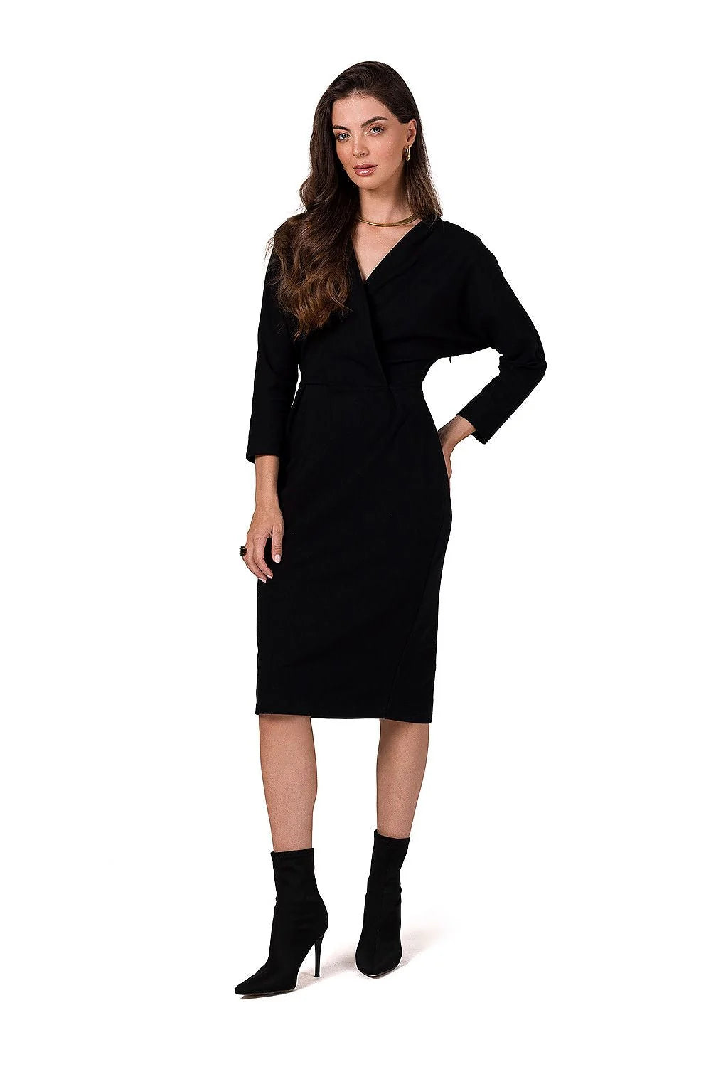 robe noire élégante ajustée fourreau crayon longueur genou manches trois quarts col V cintrée stretch confortable taille marquée maintien sophistiquée