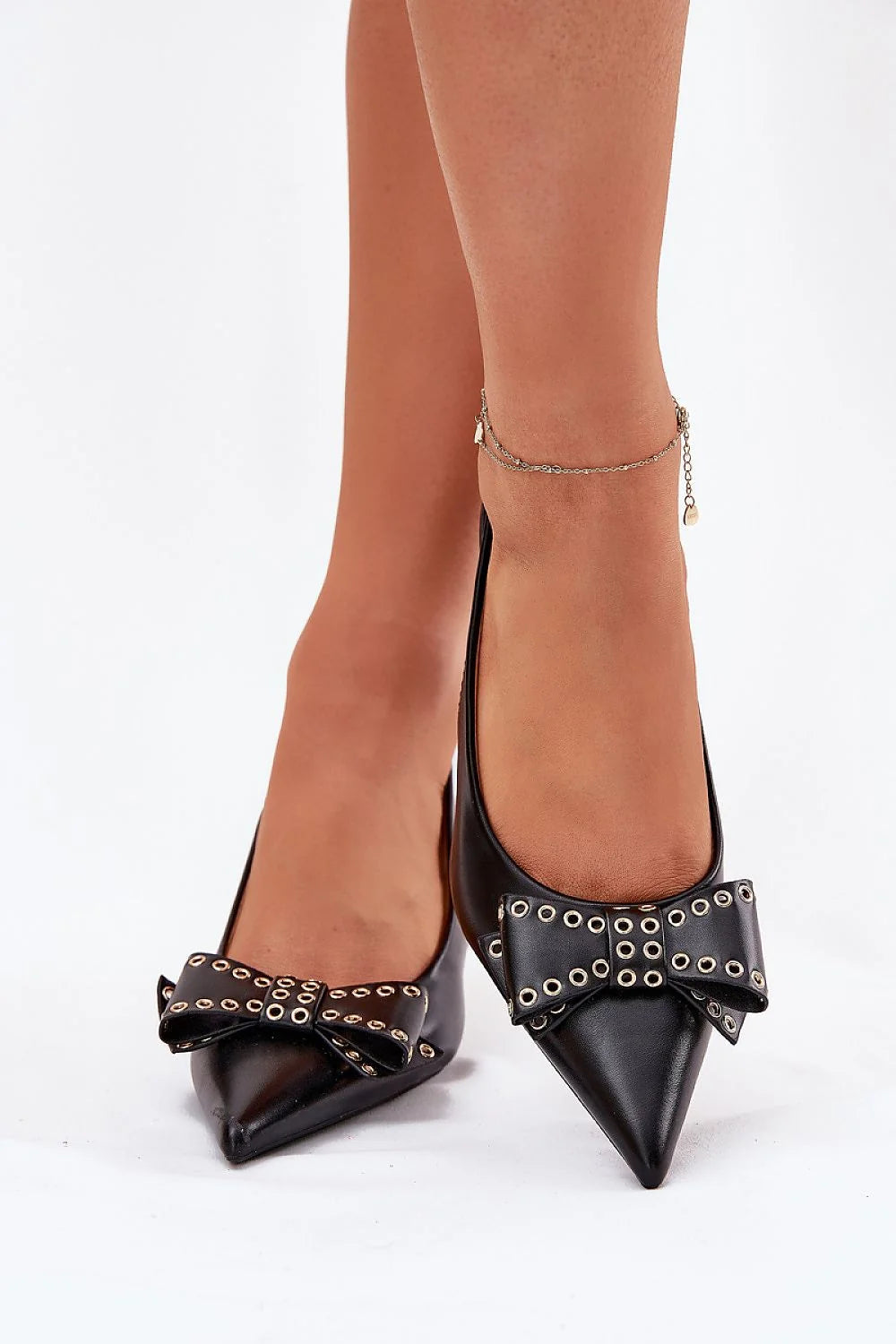 Escarpins à talons aiguilles élégants cuir artificiel noir femmes confortables soirées cérémonies bijoux chaîne cheville