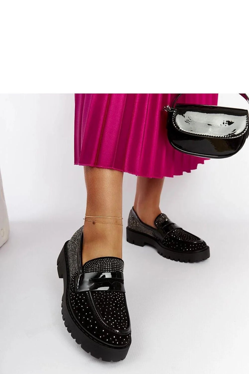 Moccasins pour femme basse pointe en amande zircons cuir strass élégance confort mode accessoires