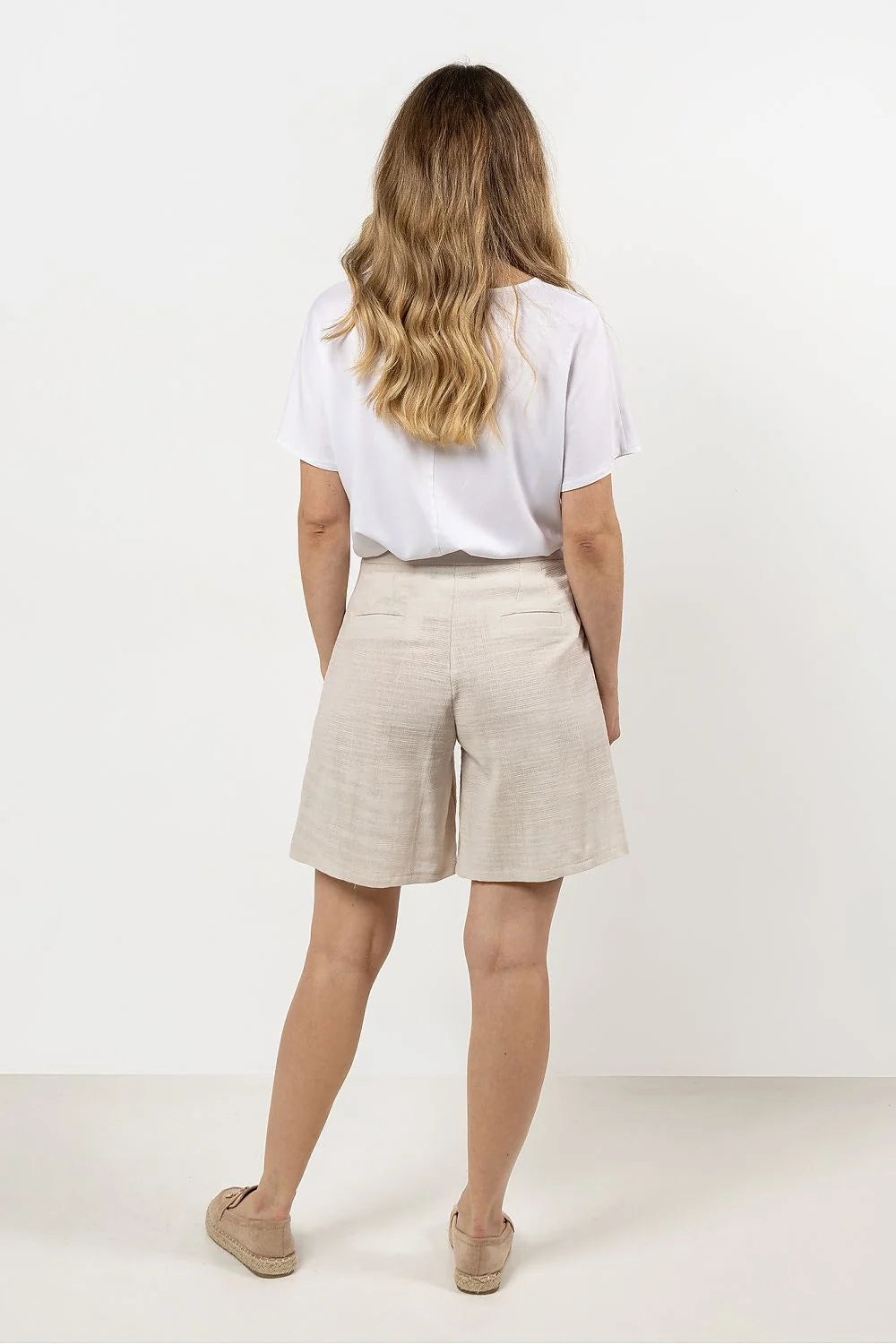 Shorts awama femme mi-cuisse haute taille tissu respirant beige summer casual style épuré