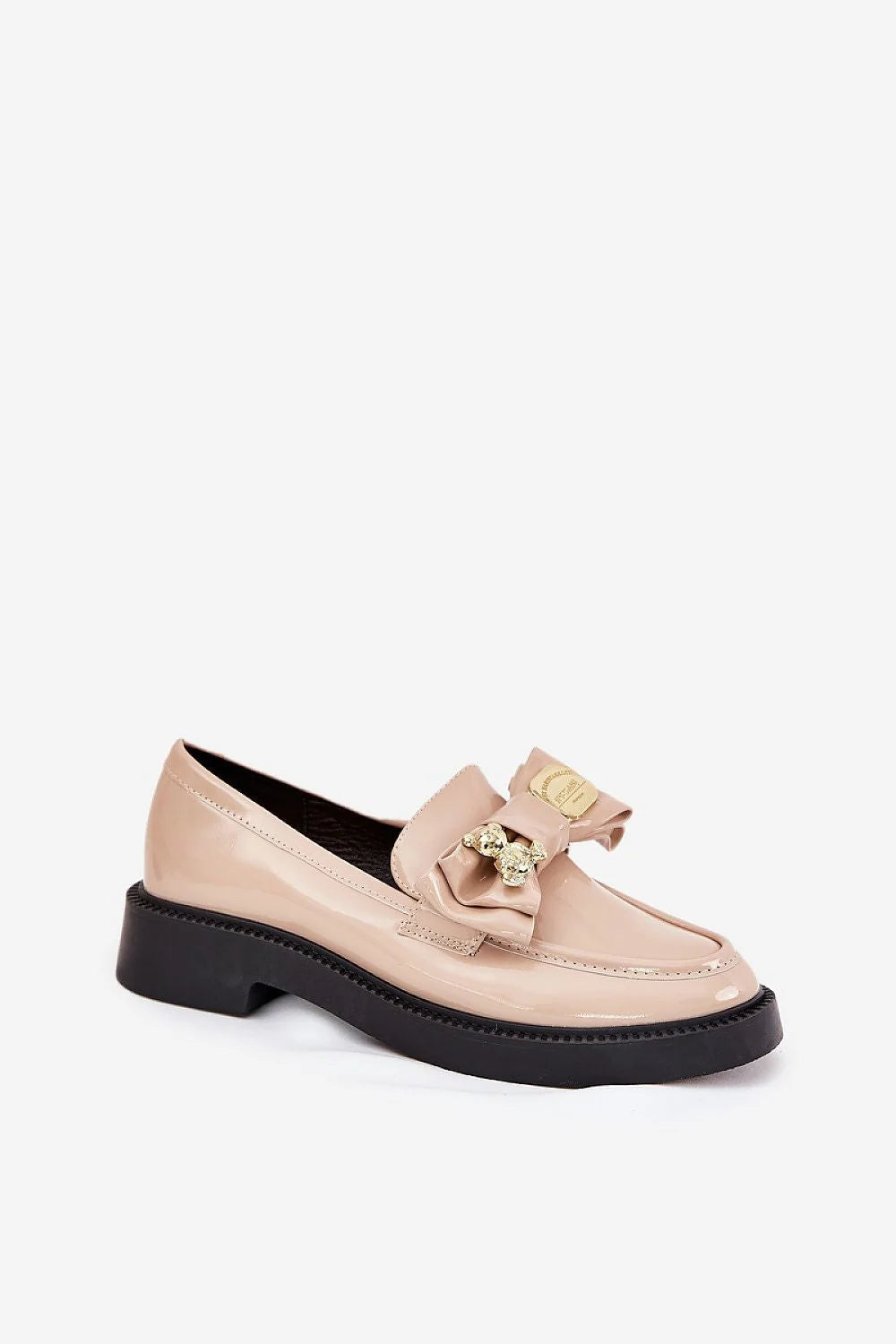 Mocassins femmes élégance style moderne cuir verni beige nœud ornement ours métalique semelle épaisse caoutchouc comfort