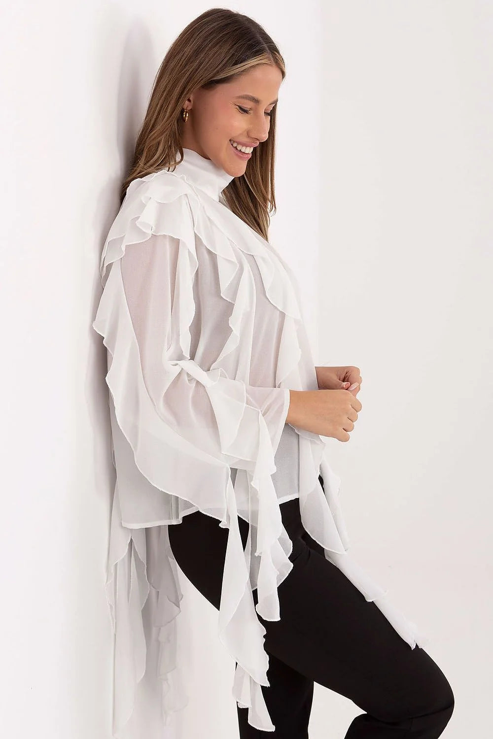 chemisier viscose polyester doux élégant femme col roulé manches longues volants romantique ajusté silhouette léger motif lisse