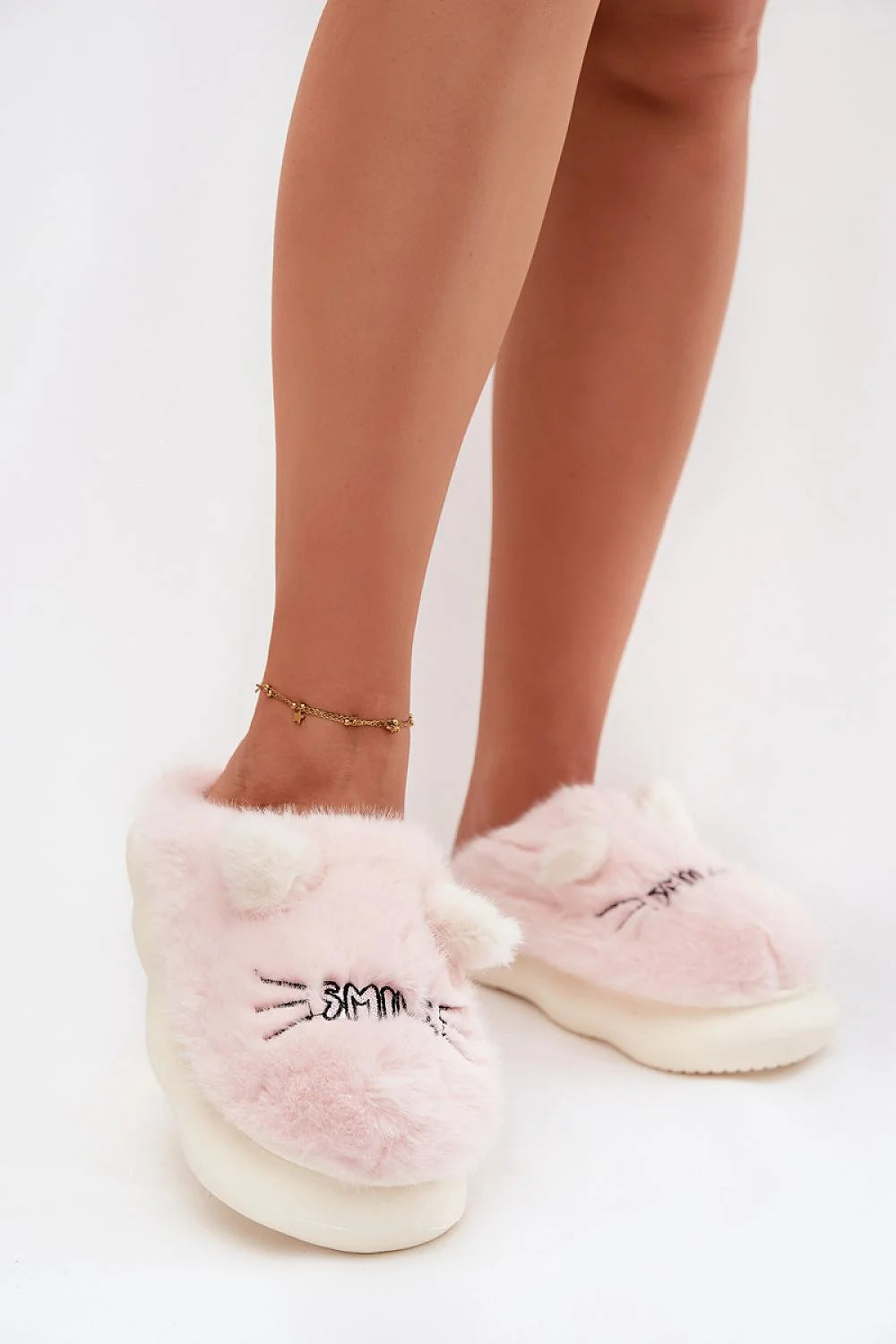 chaussons fourrure femme chaleureux confortable semelle épaisse antidérapant moelleux doux oreilles mignonnes inscription SMILE doublure peluche maison cocooning taille adaptable