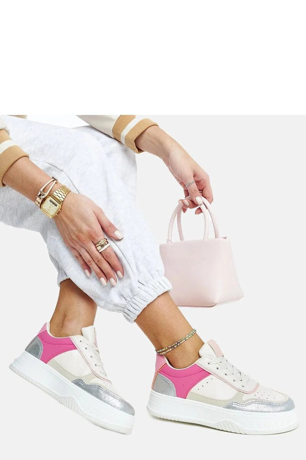 baskets femme colorées semelle épaisse blanche antidérapante chunky lowtop lacets cuir synthétique rose vif argenté perforées rembourrées rétro