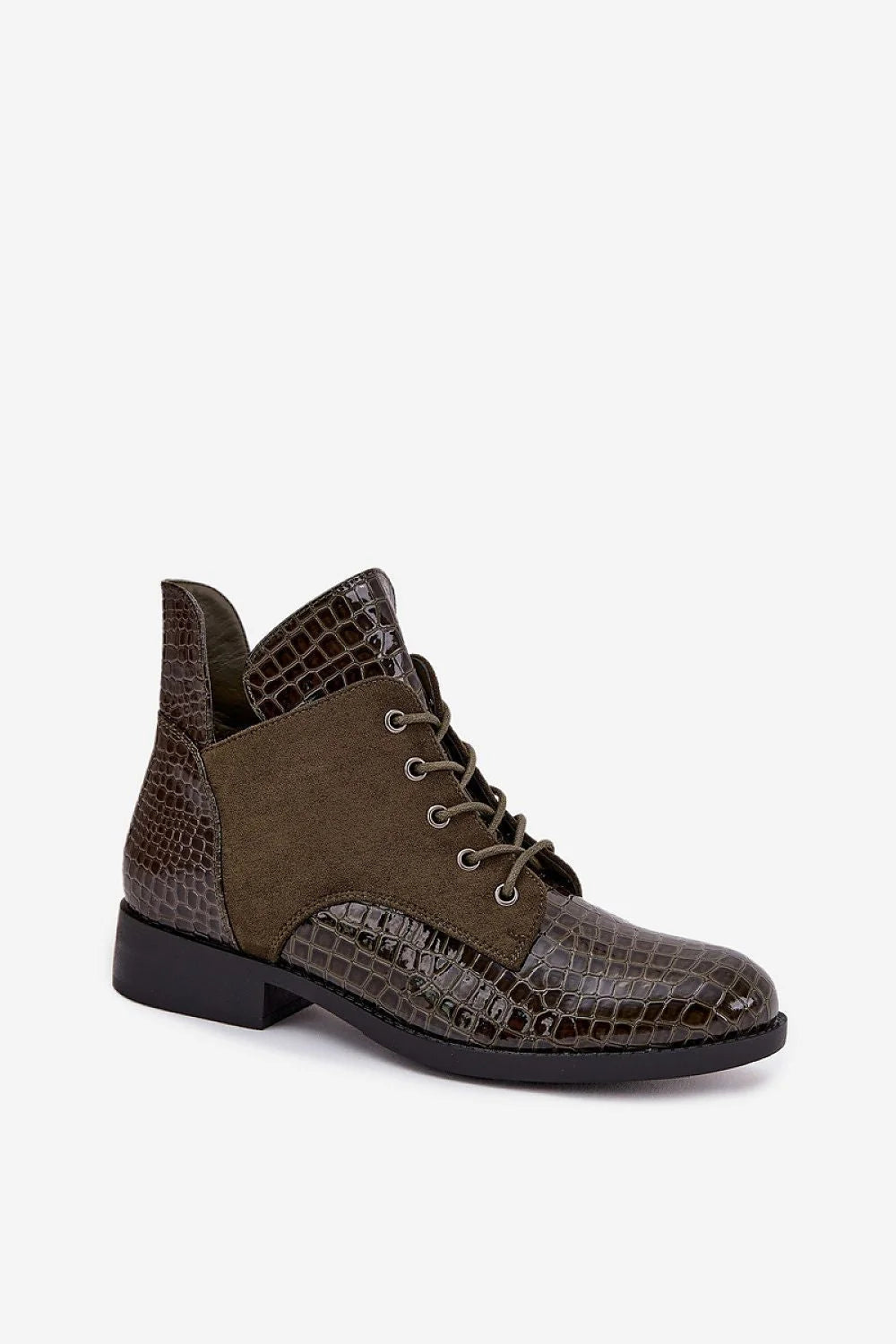 bottines femme cuir artificiel embossé effet croco verni empiècements daim kaki lacets fermeture éclair œillets métalliques talonbas semelle caoutchouc antidérapante