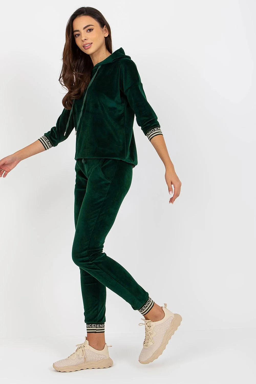 Ensemble détente pour femmes en velours noir manches longues capuche ajustée pantalon élasthanne viscose