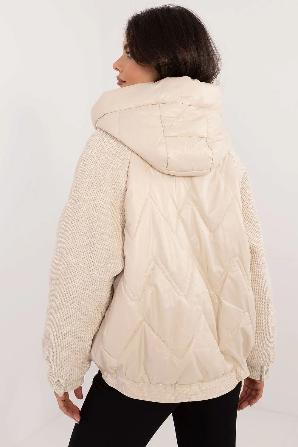 Veste matelassée pour femme beige clair manches tricot polyester isolante capuche poches latérales mode automne-hiver