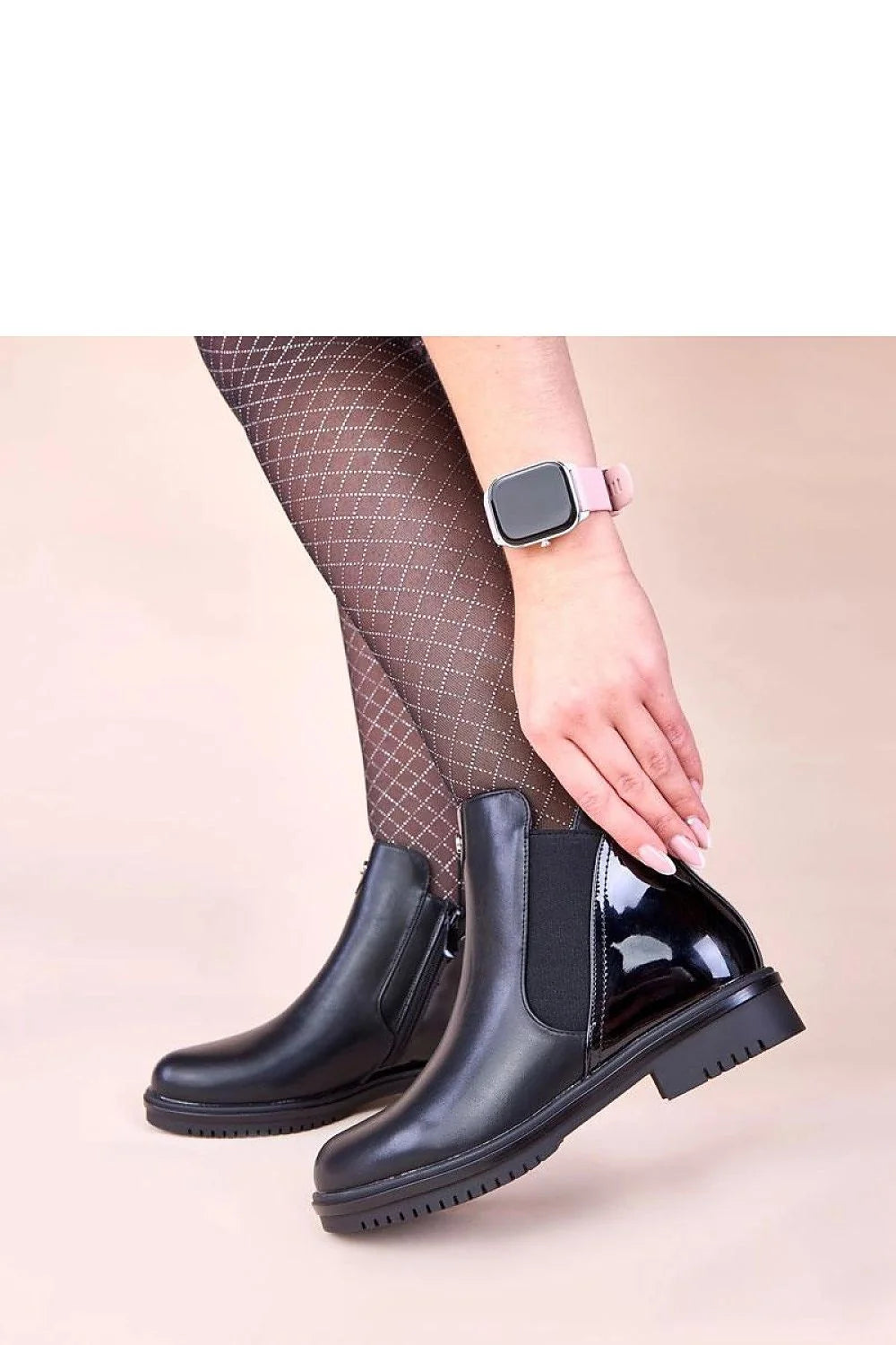 bottines chelsea femme cheville cuir synthétique noir verni empiècement élastique latéral fermeture zippée talon bas carré semelle crantée doublure thermique