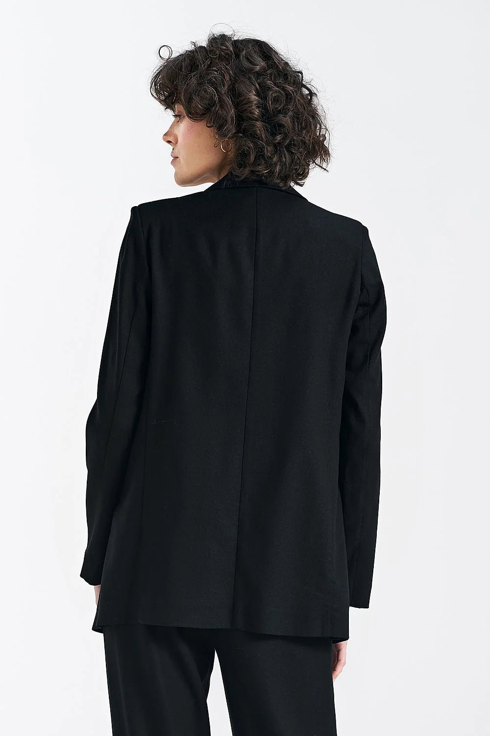 Veste femme classique noire en viscose lin coton coupe ajustée col revers cranté sans fermeture épaules structurées