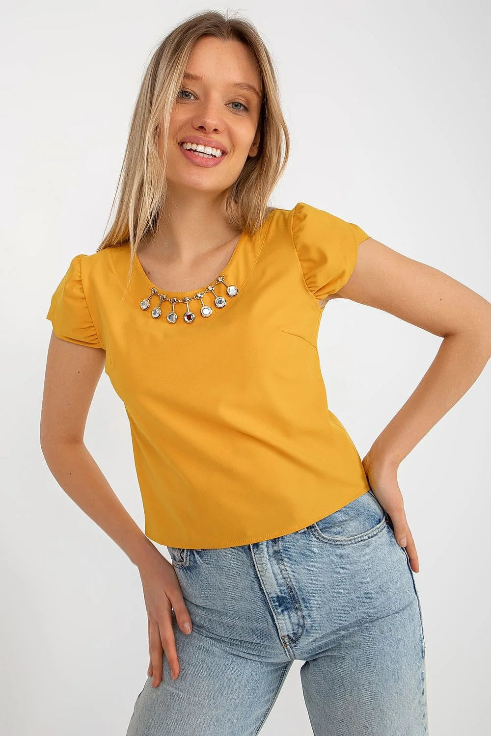 Chemisier Lakerta femme élégant moderne couleur jaune moutarde col rond manches courtes détails métalliques coton confort polyvalent
