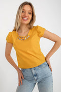 Chemisier Lakerta femme élégant moderne couleur jaune moutarde col rond manches courtes détails métalliques coton confort polyvalent
