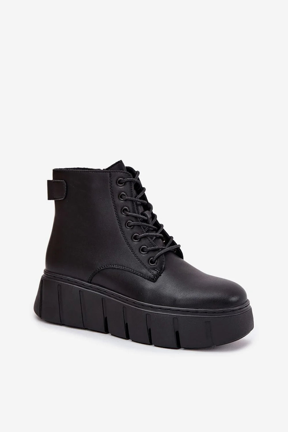 bottines Vinceza femme montantes lacées fermeture éclair cuir naturel doublure fourrure artificielle plateforme épaisse crantée noir bout rond oeillets métalliques