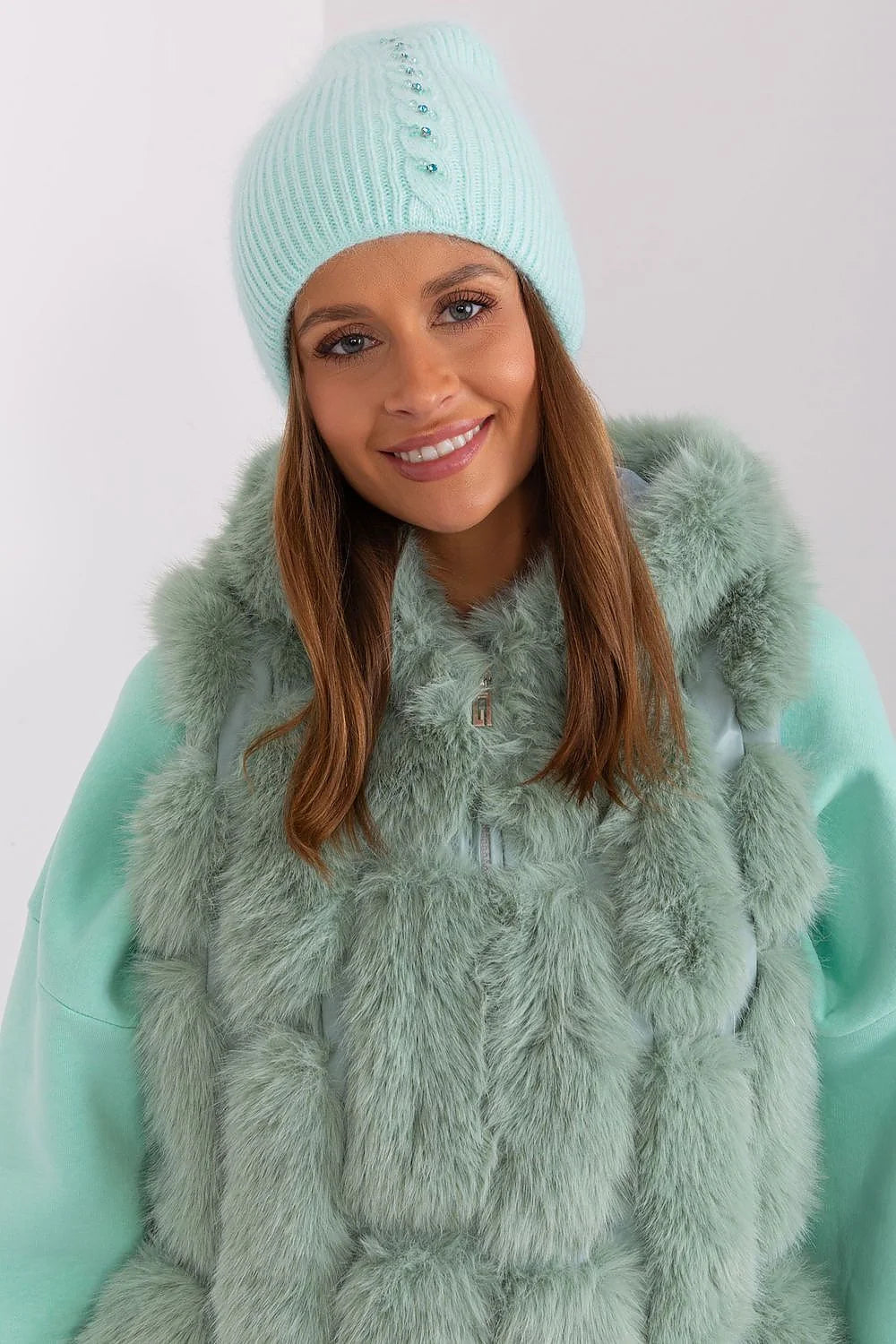 bonnet menthe angora acrylique tressé côtelé perles bleues doux chaud ajusté beanie femme élégant cosy chic
