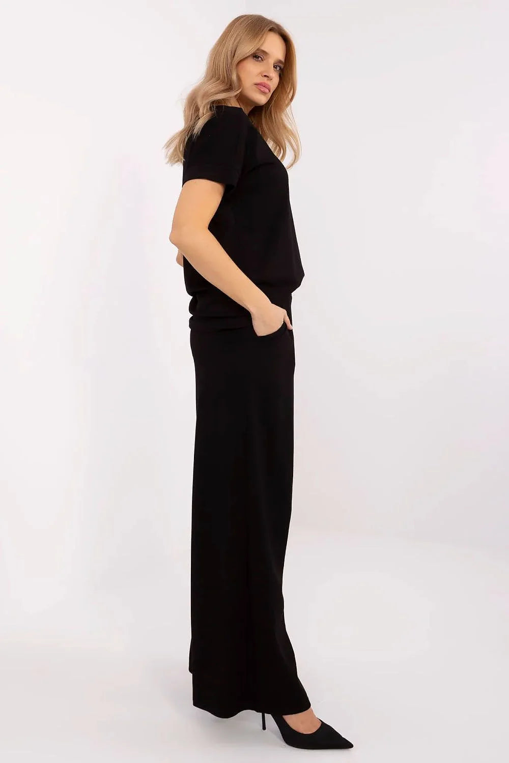 Ensemble élégant moderne femme noir T-shirt manches courtes pantalon large palazzo plis poches