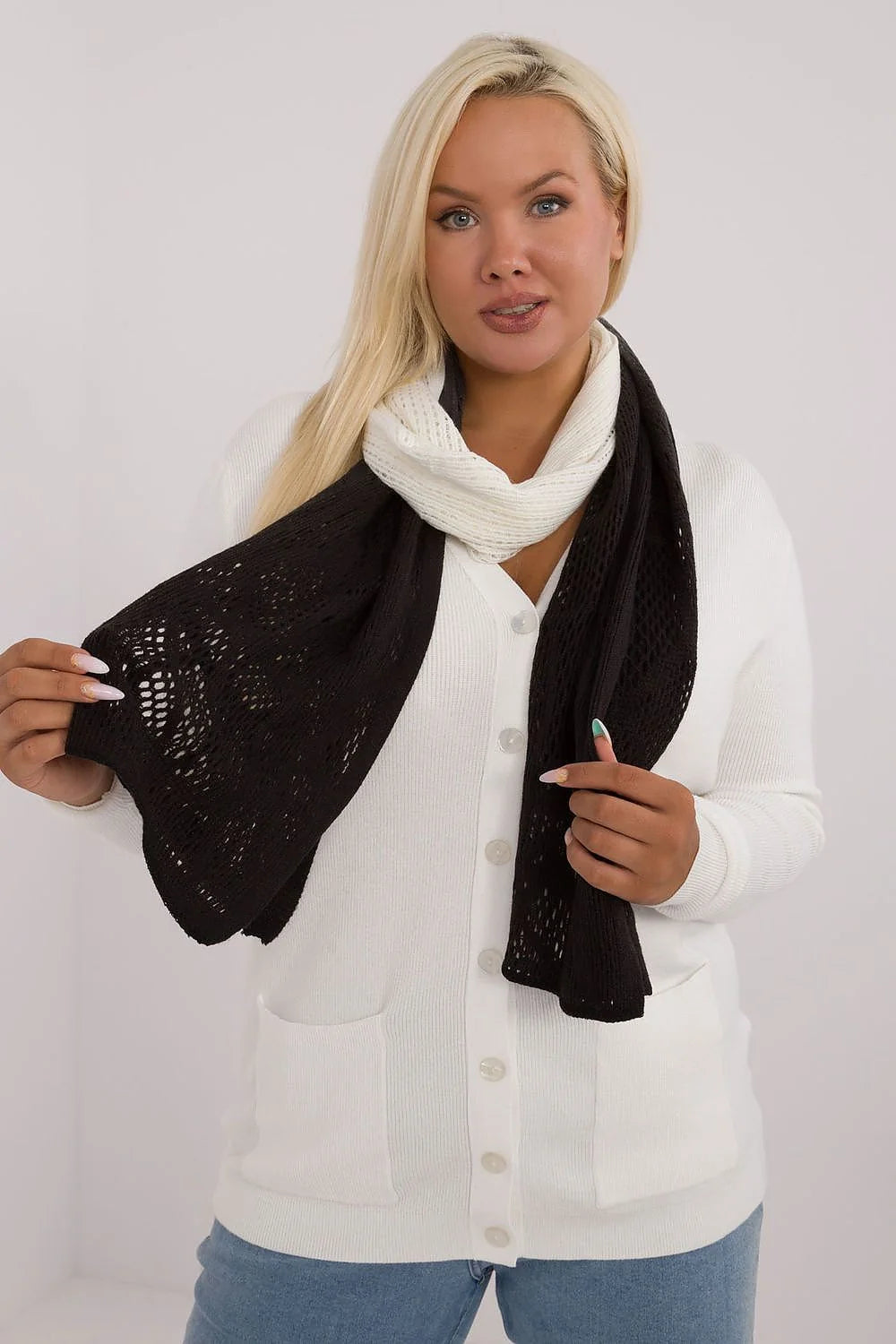 Écharpe ajourée bicolore longue en coton laine élégante pour femmes, style intemporel, parfait pour tous les jours