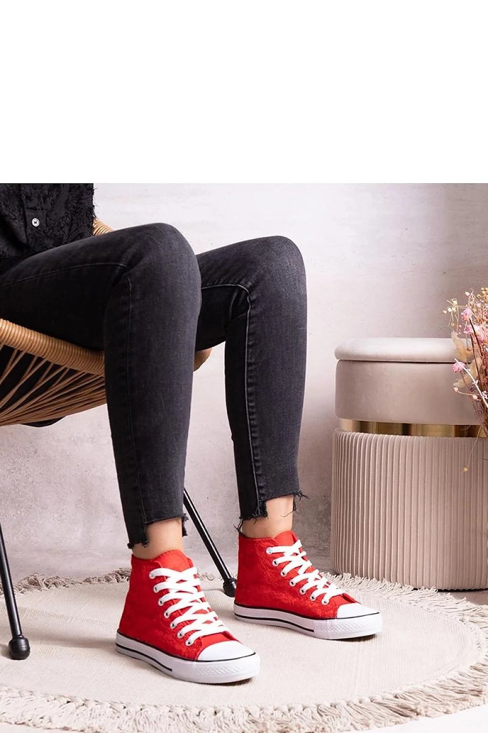 Baskets Solea modernes audacieuses rouge vif détails blancs tige haute lacets blancs caoutchouc durable sneakers femmes