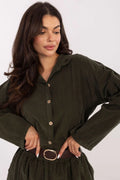 robe chemise velours côtelé kaki oversize manches longues col boutonnage boutons bois taille smockée ceinture marron boucle dorée