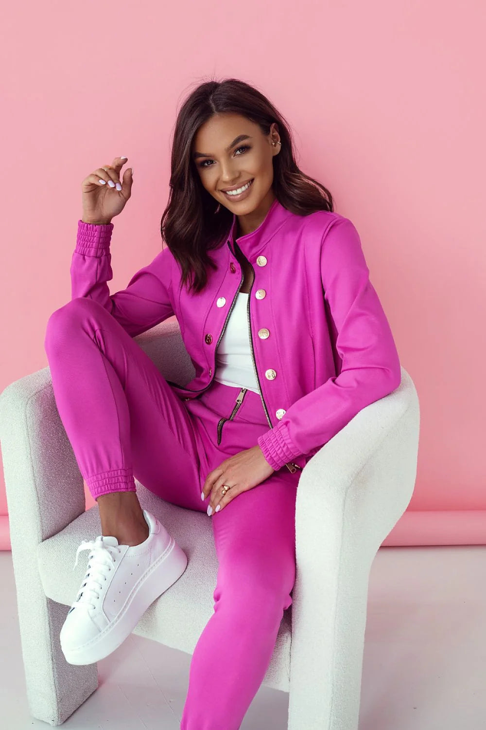 Ensemble femme mode moderne élégant veste pantalon top fuchsia blanc stretch ajusté chic occasion spéciale