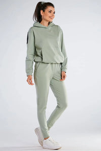 Ensemble survêtement coton élasthanne femme vert clair confortable moderne décontracté capuche jogging style sportif