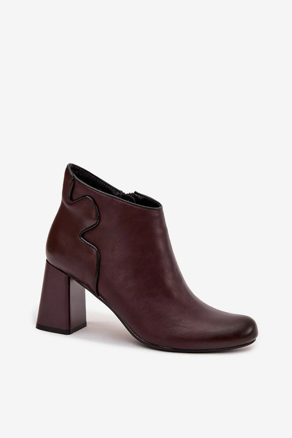 bottines femme cuir naturel bordeaux foncé lisse bout arrondi tige légèrement échancrée surpiqûre latérale talon bloc 8cm zip semelle antidérapante