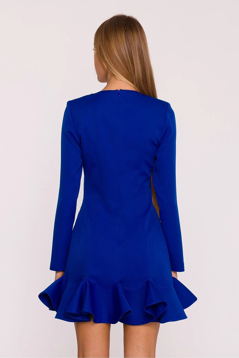robe cocktail mini bleu cobalt manches longues encolure ronde coupe cintrée pinces tissu structuré ourlet volant prononcé élégante