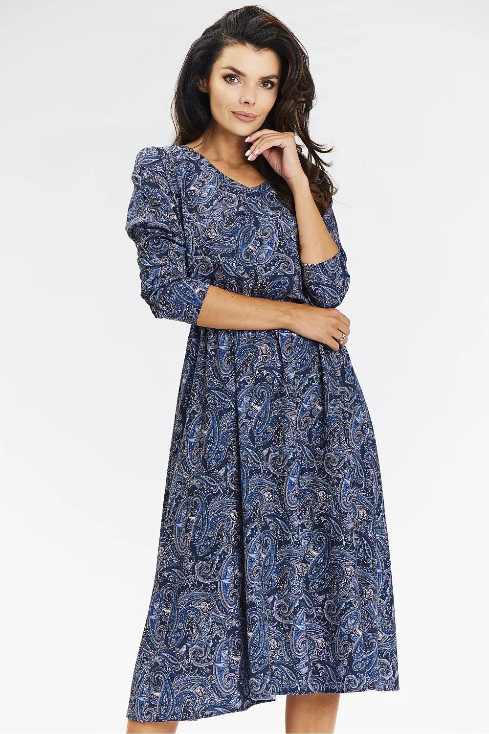 Robe féminine classique imprimé paisley bleu marine manches longues encolure ronde taille ajustée femme