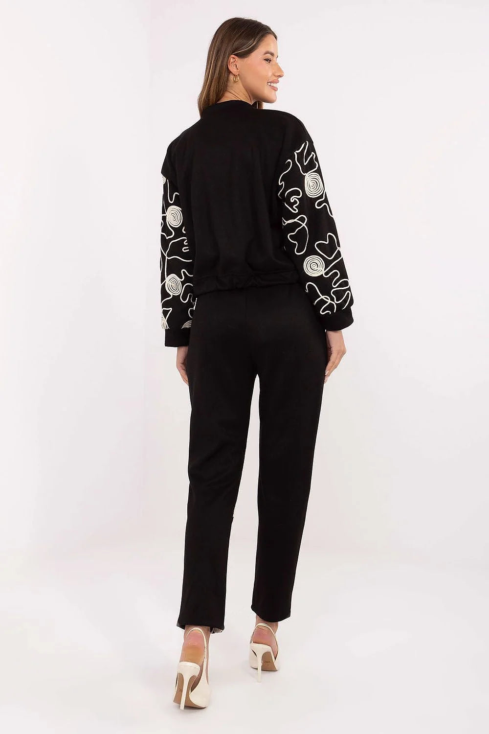 ensemble survêtement femme élégant confortable sweat capuche zippé bomber molleton noir pantalon jogger taille haute cordon broderies imprimé graphique blanc