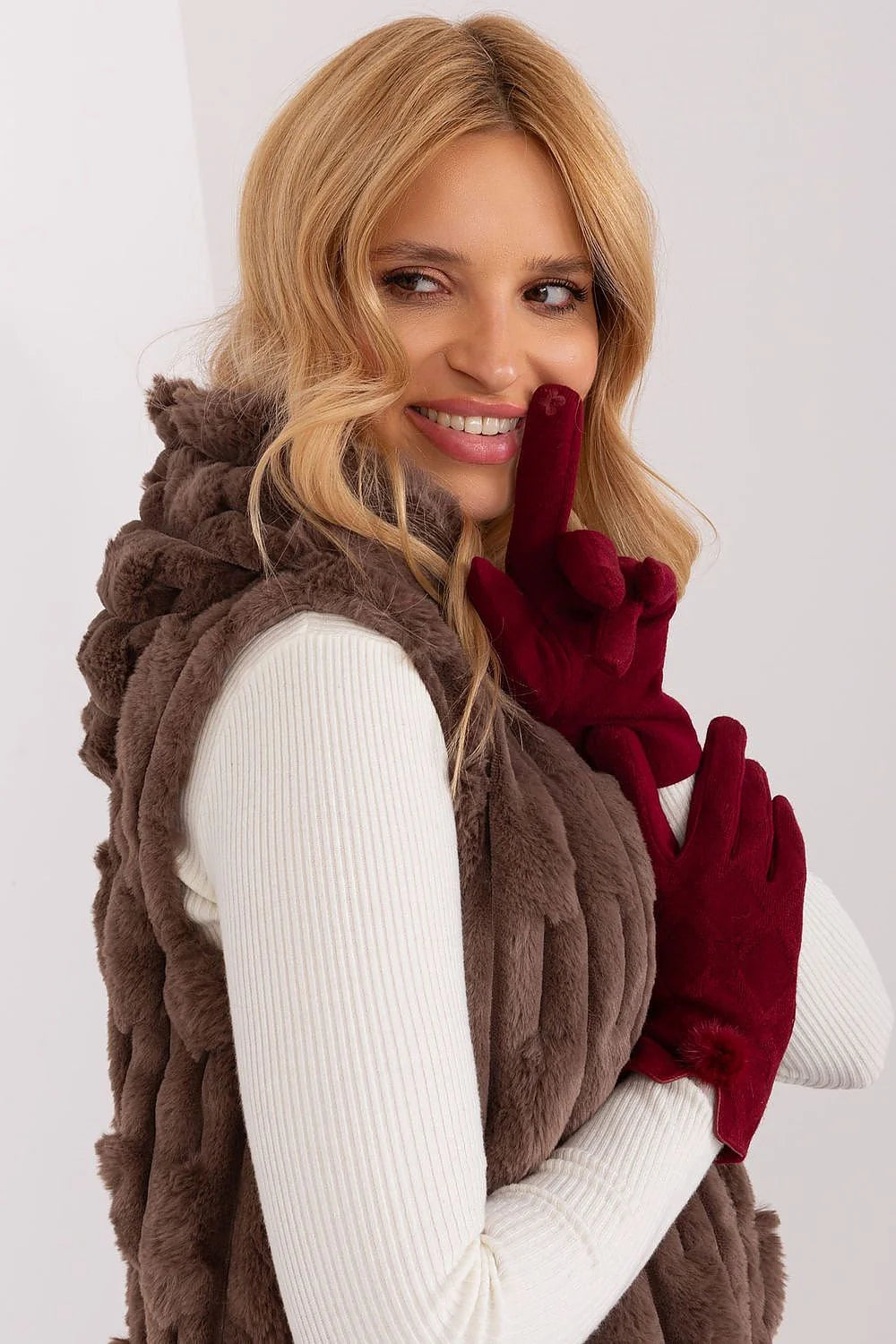 Gants élégants pour femmes en tissu isolant motif géométrique pompons poignets fleur brodée téléphone sans enlever coton élasthanne polyester collection hiver 2023 mode féminine