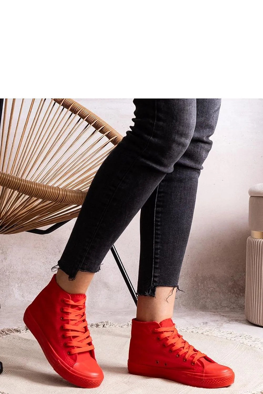 Baskets montantes pour femme design moderne audacieux Rafife Solea couleur rouge vif tige haute confort port