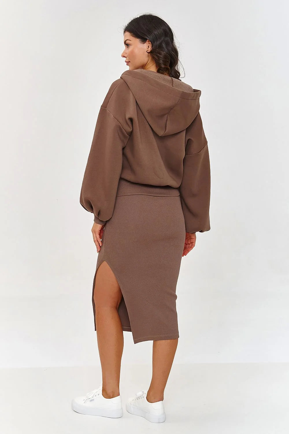 Ensemble Makadamia sweat-shirt capuche fermeture boutonnée jupe midi maille côtelée casual-chic femmes