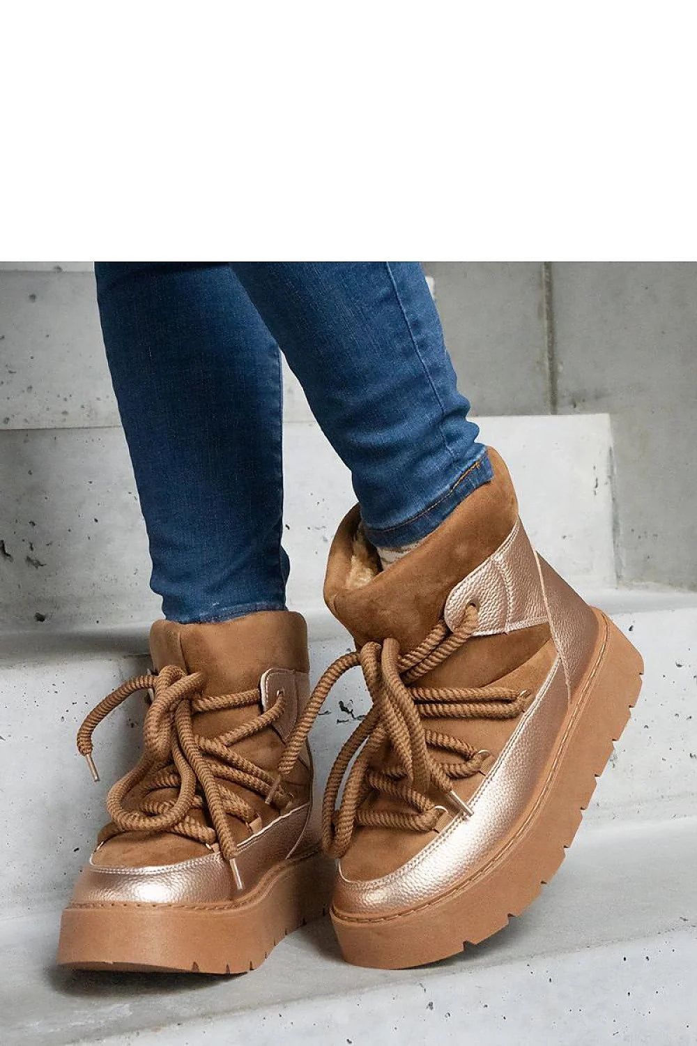 Bottines femmes design moderne élégant cuir métallisé rose doré camel beige tall boot mode urbain tendance