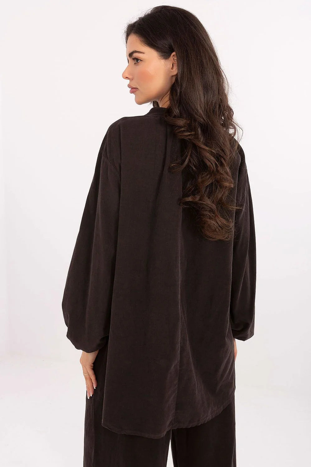 chemisier élégant décontracté femme polyester léger confortable manches bouffantes décolleté coeur col délicat boutonnage longueur standard uni lisse